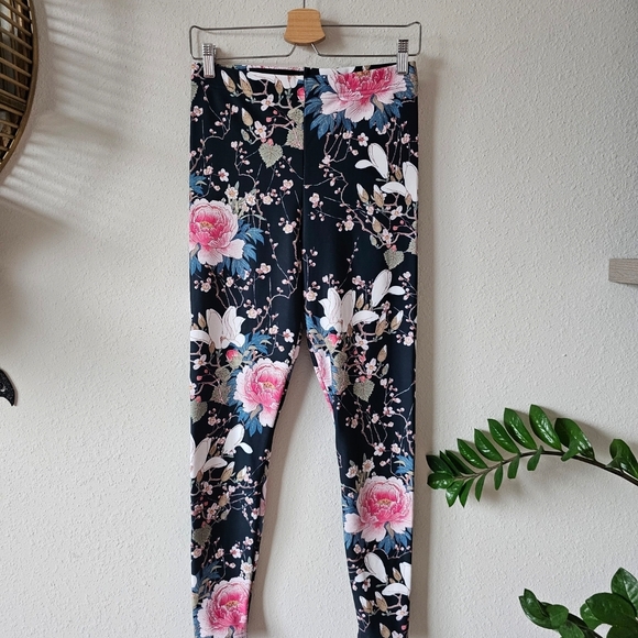 Blackmilk Fleece-lined Leggings - Picture 2 of 6